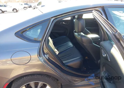 2015 Chrysler 200 S z USA, uszkodzony, nr VIN 1C3CCCBB7FN505716